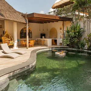  Villa Lamoon Berawa Indonesia
